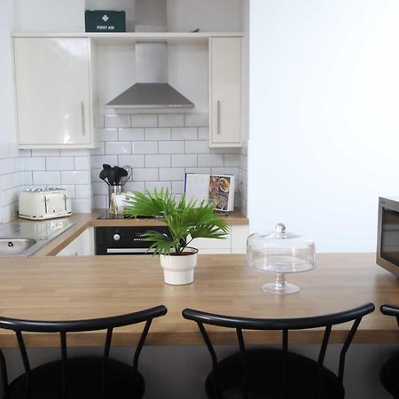 Aisiki Living At Upton Rd, Multiple 1, 2, Or 3 Bedroom Apartments, King Or Twin Beds With Free Wi-Fi & Parking Watford  Buitenkant foto