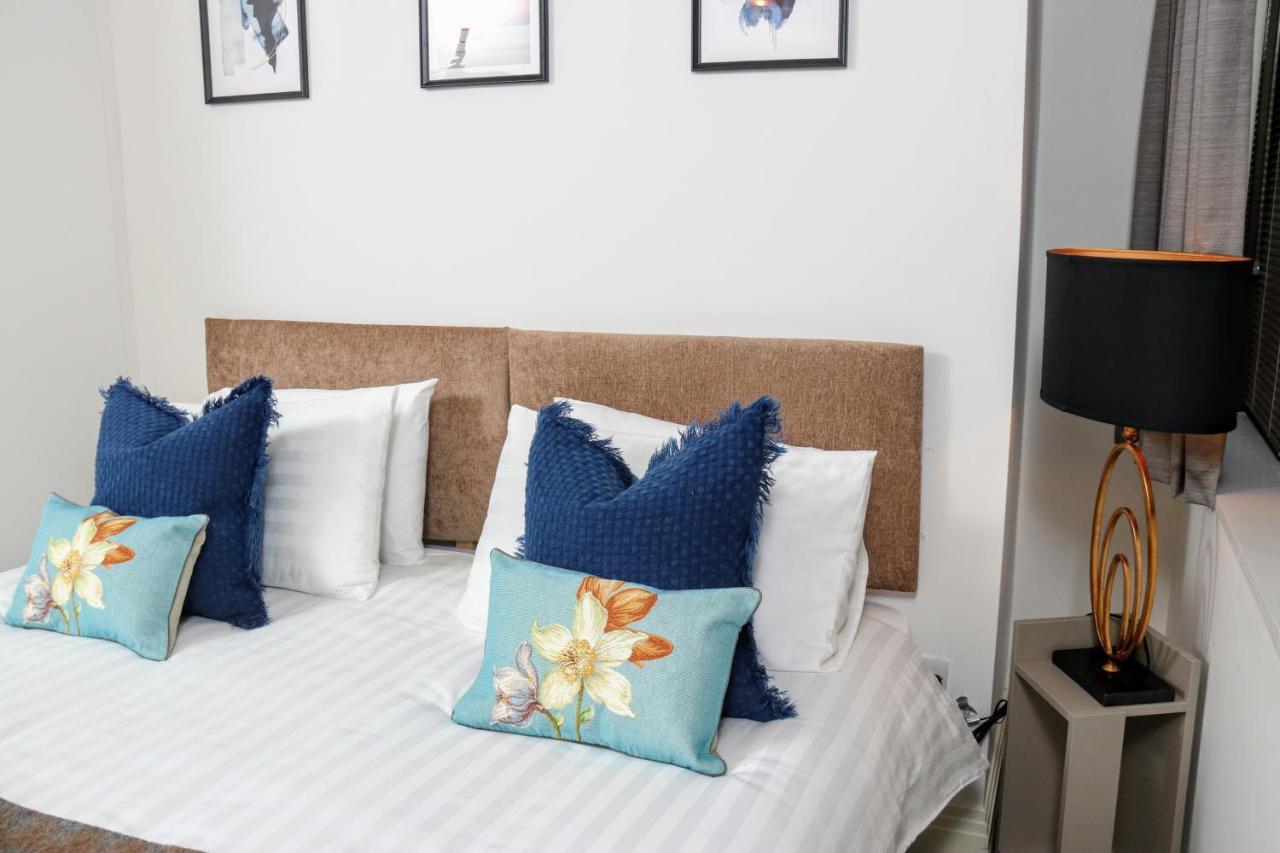 Aisiki Living At Upton Rd, Multiple 1, 2, Or 3 Bedroom Apartments, King Or Twin Beds With Free Wi-Fi & Parking Watford  Buitenkant foto