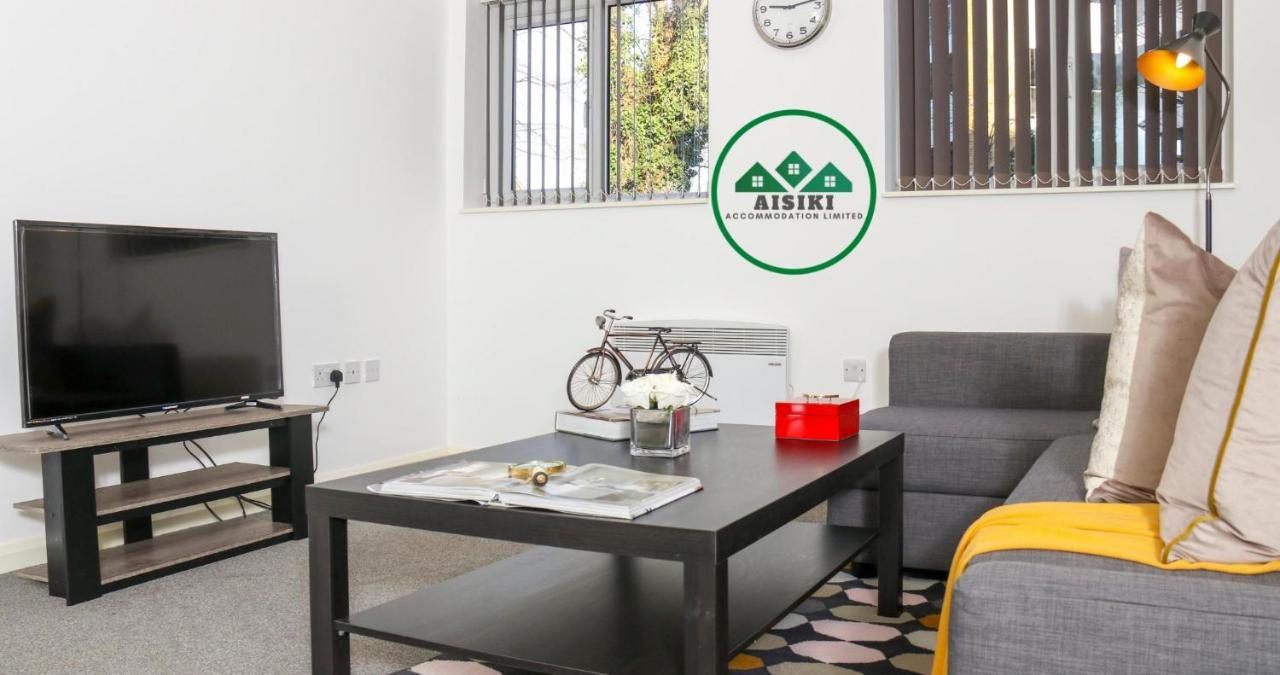 Aisiki Living At Upton Rd, Multiple 1, 2, Or 3 Bedroom Apartments, King Or Twin Beds With Free Wi-Fi & Parking Watford  Buitenkant foto