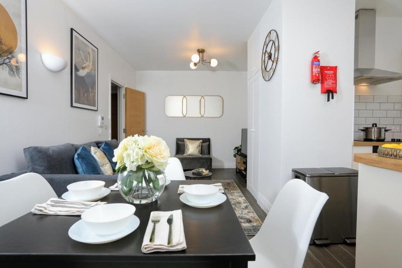 Aisiki Living At Upton Rd, Multiple 1, 2, Or 3 Bedroom Apartments, King Or Twin Beds With Free Wi-Fi & Parking Watford  Buitenkant foto