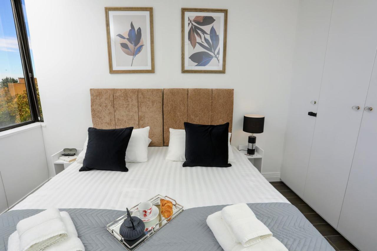 Aisiki Living At Upton Rd, Multiple 1, 2, Or 3 Bedroom Apartments, King Or Twin Beds With Free Wi-Fi & Parking Watford  Buitenkant foto