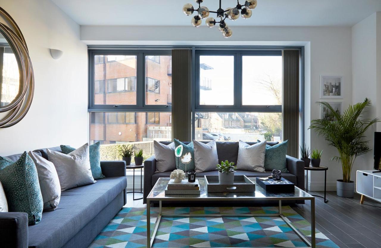 Aisiki Living At Upton Rd, Multiple 1, 2, Or 3 Bedroom Apartments, King Or Twin Beds With Free Wi-Fi & Parking Watford  Buitenkant foto