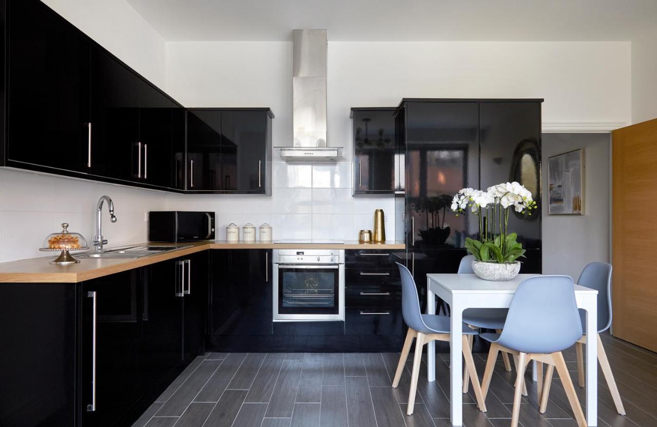 Aisiki Living At Upton Rd, Multiple 1, 2, Or 3 Bedroom Apartments, King Or Twin Beds With Free Wi-Fi & Parking Watford  Buitenkant foto