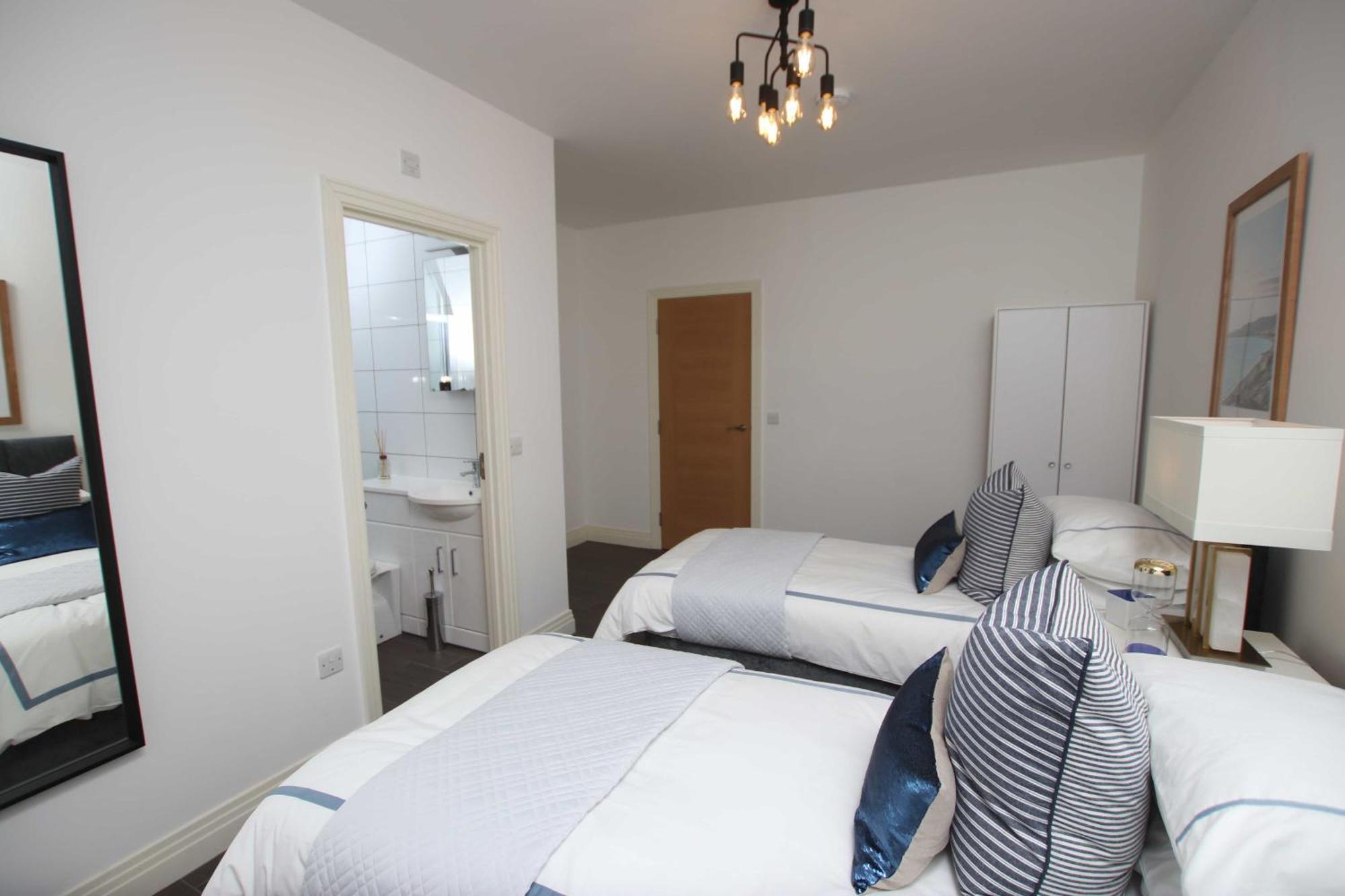 Aisiki Living At Upton Rd, Multiple 1, 2, Or 3 Bedroom Apartments, King Or Twin Beds With Free Wi-Fi & Parking Watford  Buitenkant foto