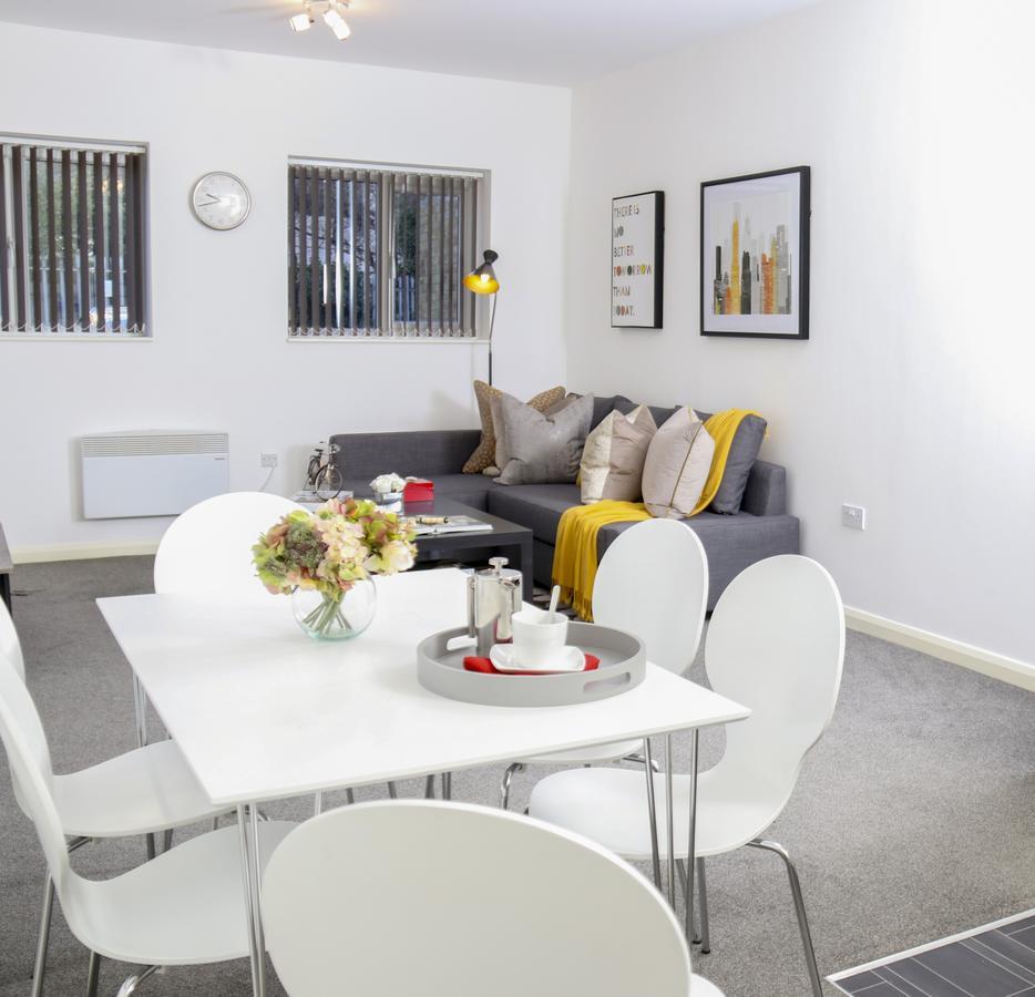 Aisiki Living At Upton Rd, Multiple 1, 2, Or 3 Bedroom Apartments, King Or Twin Beds With Free Wi-Fi & Parking Watford  Buitenkant foto
