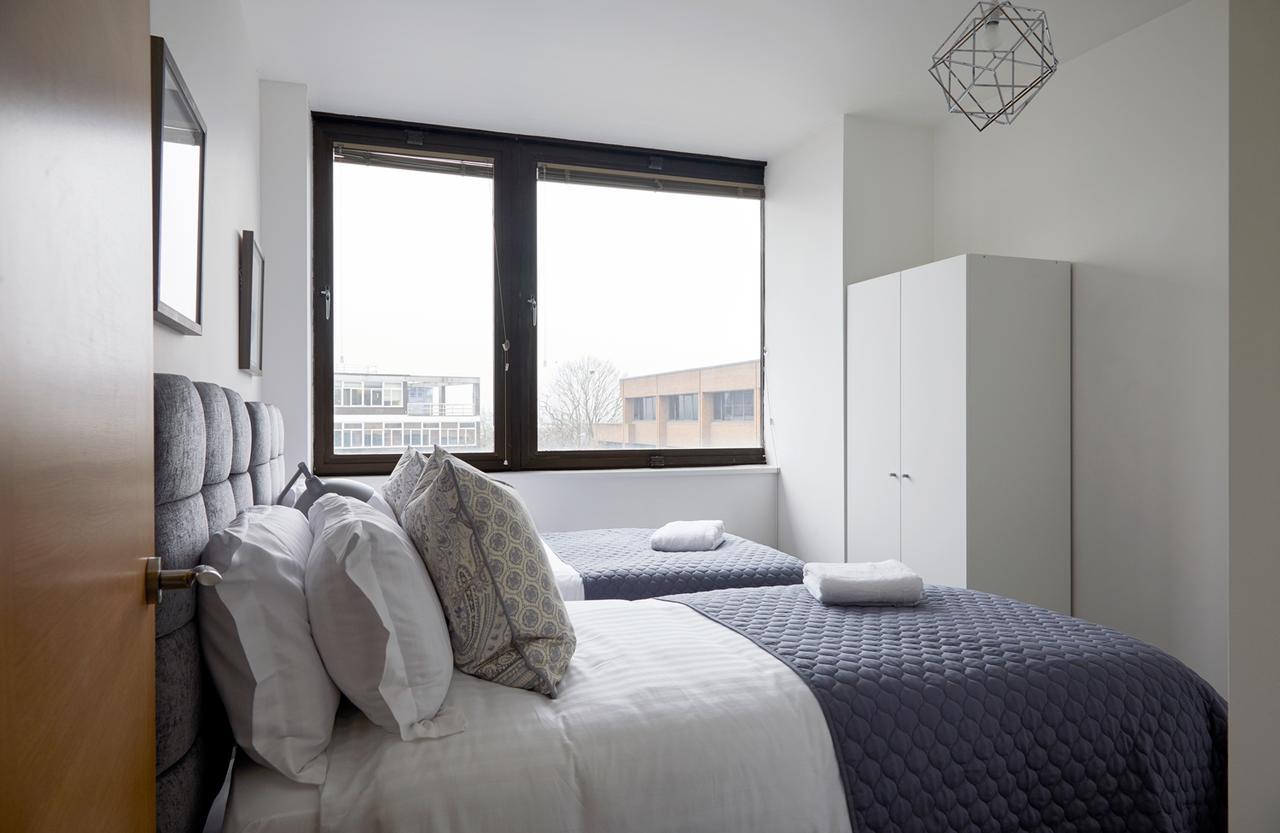 Aisiki Living At Upton Rd, Multiple 1, 2, Or 3 Bedroom Apartments, King Or Twin Beds With Free Wi-Fi & Parking Watford  Buitenkant foto